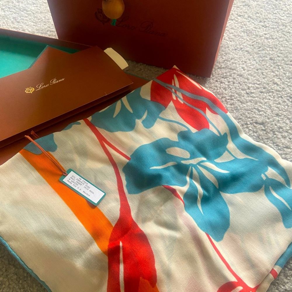 Loro Piana Scarf